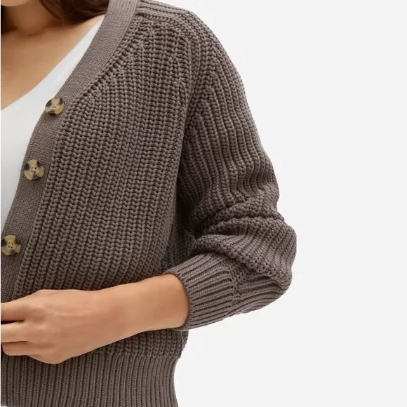 ISO: Everlane The Texture Cotton Cardigan in size medium, large or x-large - Picture 5 of 5